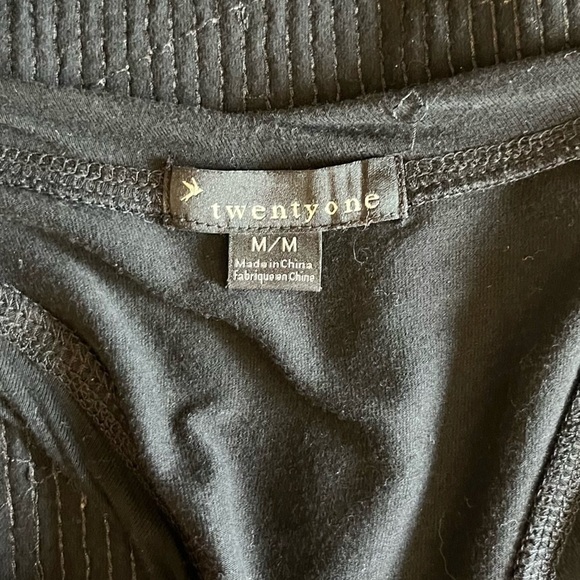 Forever 21 Twenty one Racerback Tank Top Size Medium - Picture 6 of 7